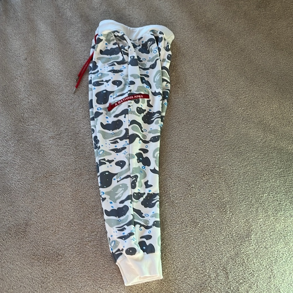 Selling - Picture 2 of 2